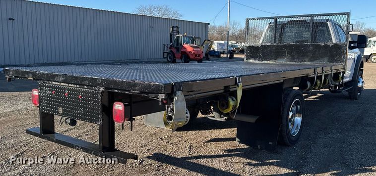 image for item EG2483 2019 Ford F550 flatbed truck