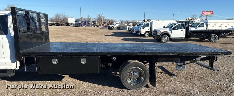 image for item EG2483 2019 Ford F550 flatbed truck