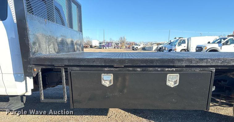 image for item EG2483 2019 Ford F550 flatbed truck