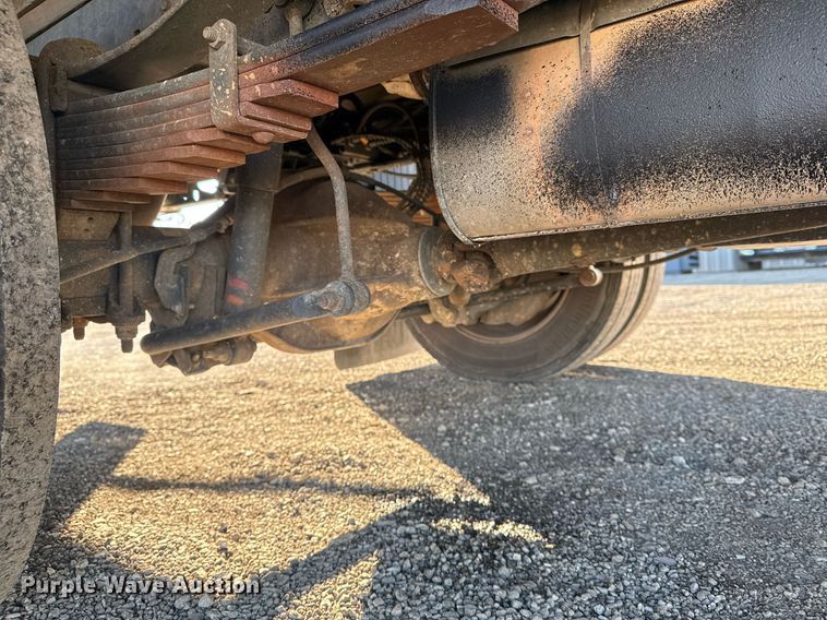 image for item EG2483 2019 Ford F550 flatbed truck