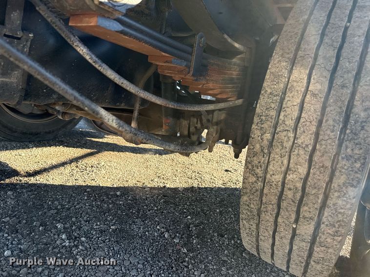 image for item EG2483 2019 Ford F550 flatbed truck