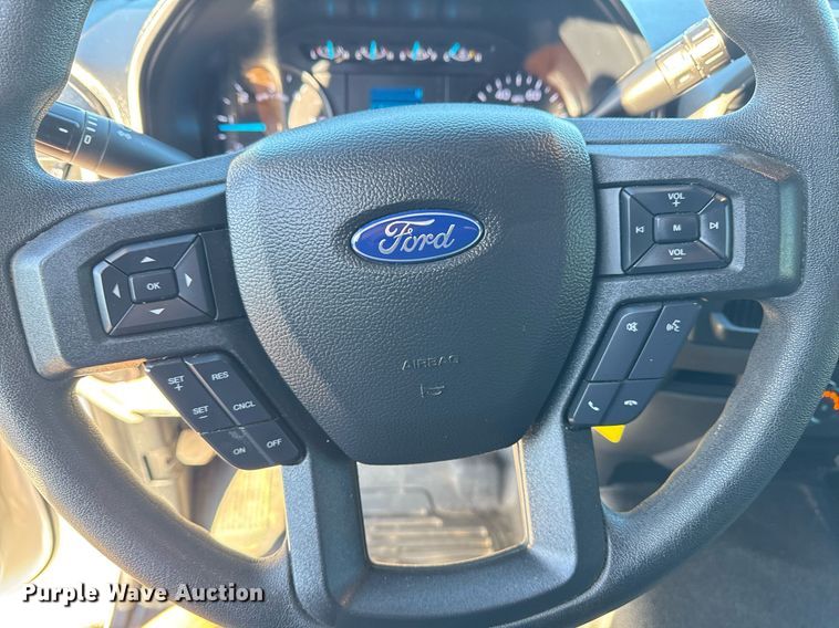 image for item EG2483 2019 Ford F550 flatbed truck