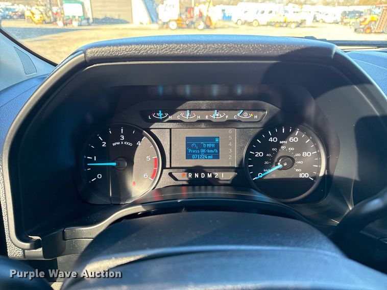 image for item EG2483 2019 Ford F550 flatbed truck