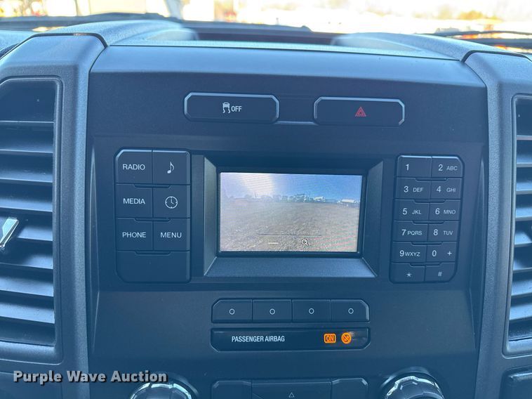 image for item EG2483 2019 Ford F550 flatbed truck