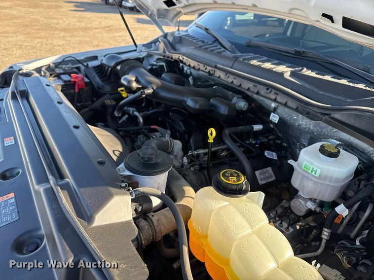 image for item EG2483 2019 Ford F550 flatbed truck