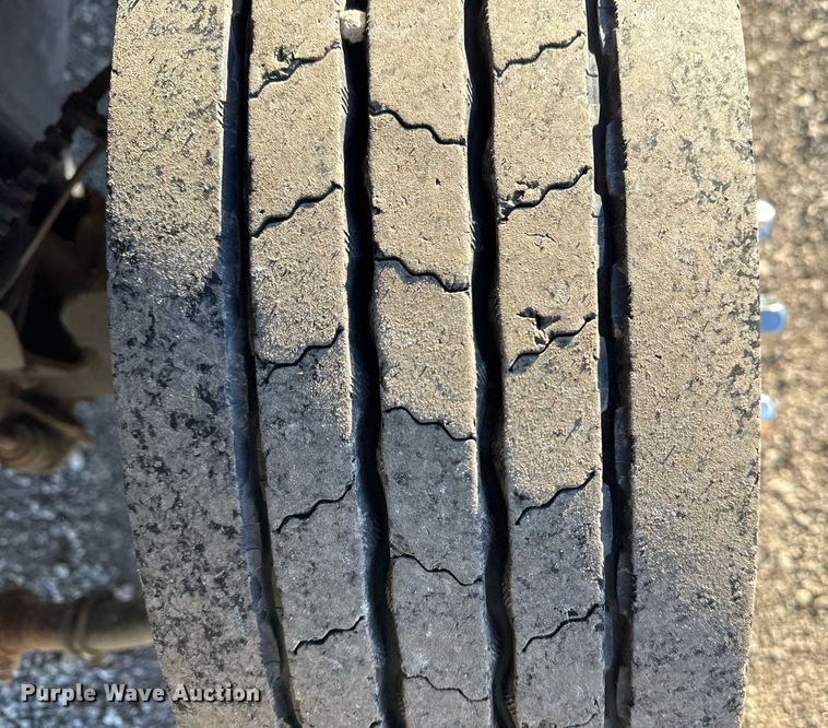 image for item EG2483 2019 Ford F550 flatbed truck