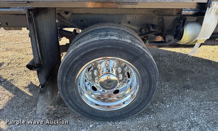 image for item EG2483 2019 Ford F550 flatbed truck