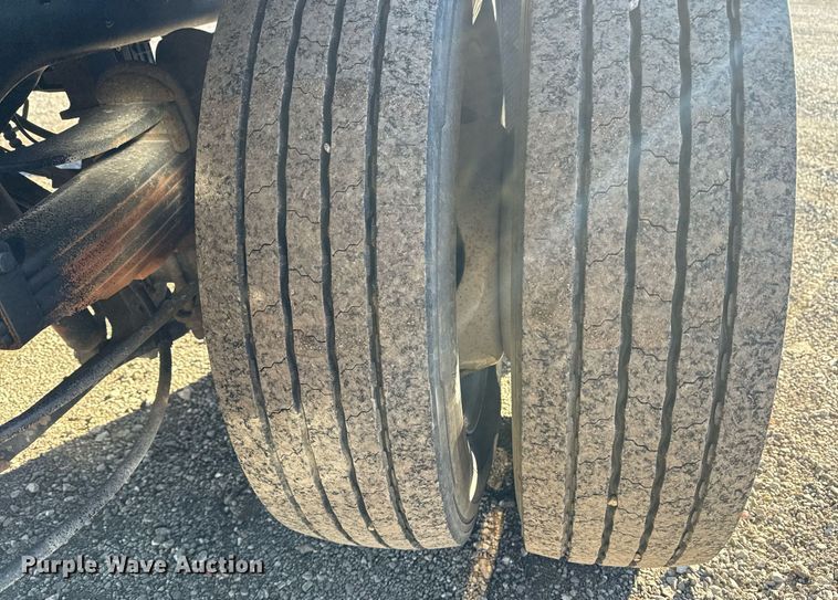 image for item EG2483 2019 Ford F550 flatbed truck