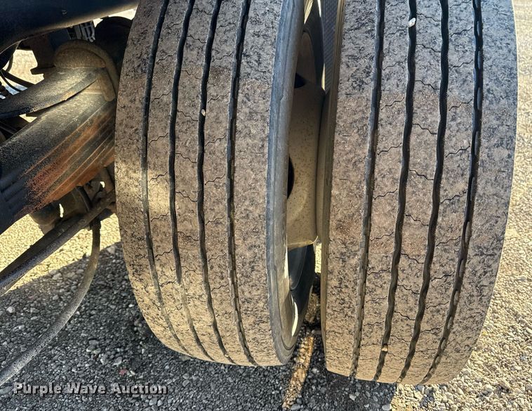 image for item EG2483 2019 Ford F550 flatbed truck