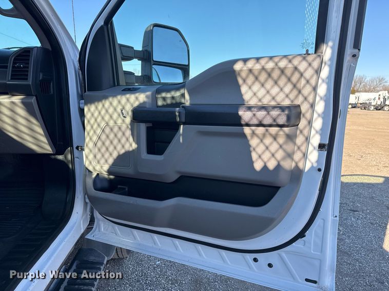 image for item EG2484 2017 Ford F550 dump flatbed truck