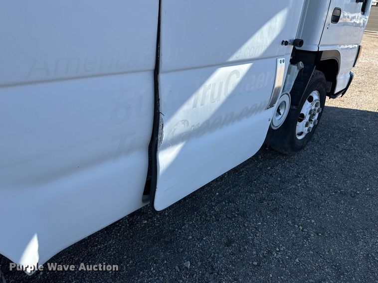 image for item EG2487 2003 Isuzu  NPR sprayer truck 