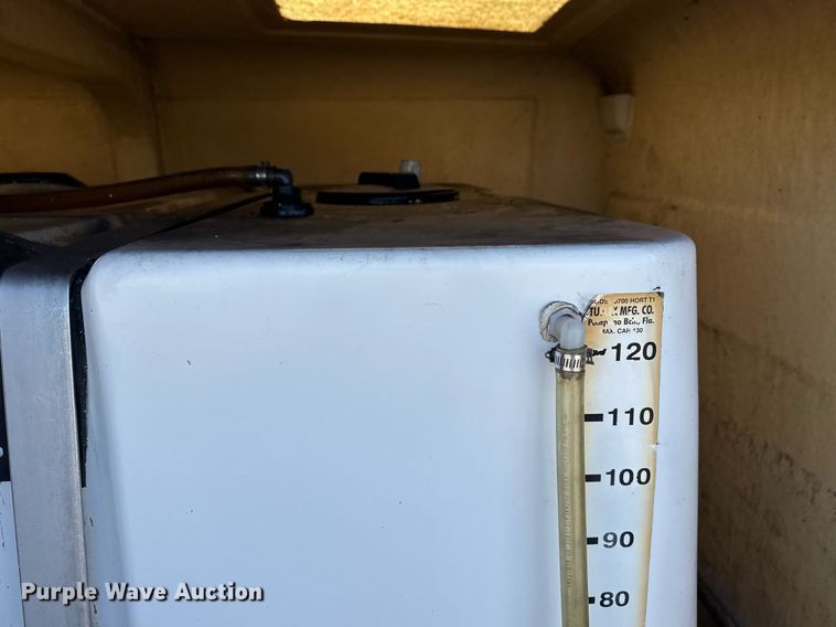 image for item EG2487 2003 Isuzu  NPR sprayer truck 