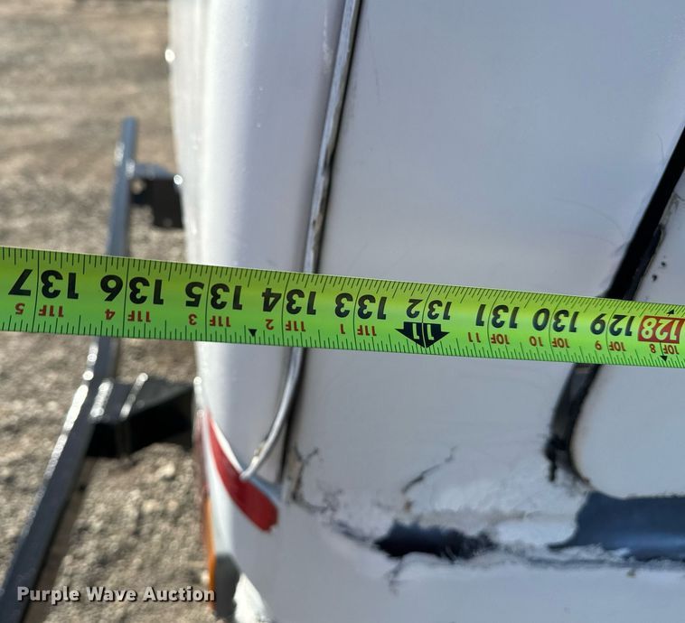 image for item EG2487 2003 Isuzu  NPR sprayer truck 