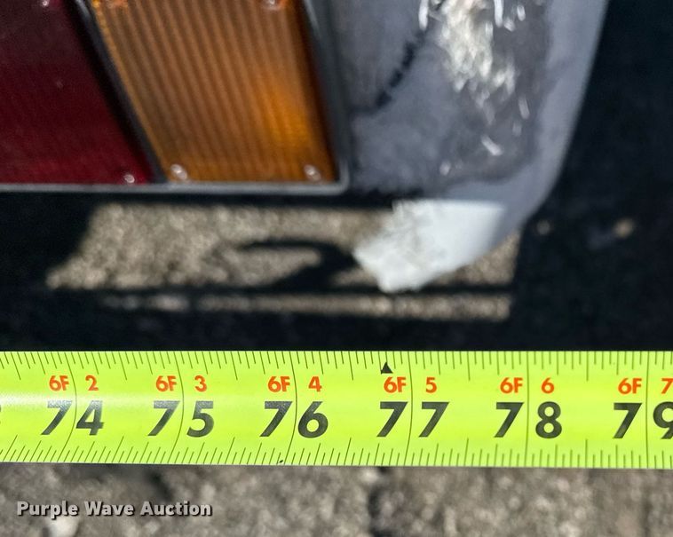 image for item EG2487 2003 Isuzu  NPR sprayer truck 