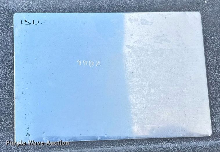 image for item EG2487 2003 Isuzu  NPR sprayer truck 