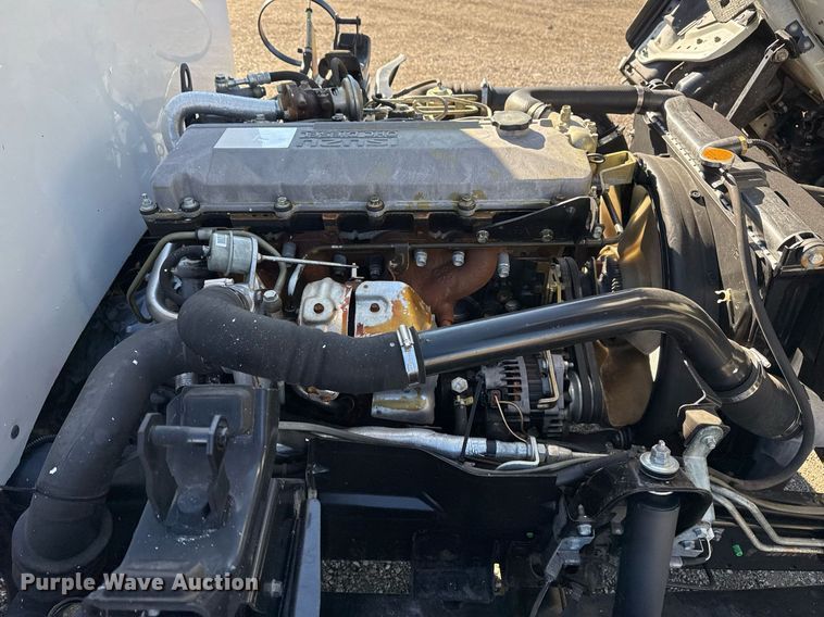 image for item EG2487 2003 Isuzu  NPR sprayer truck 