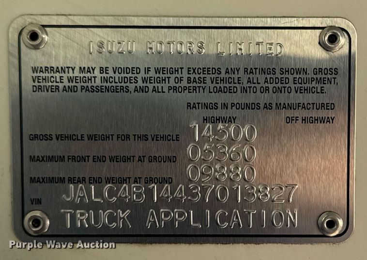 image for item EG2487 2003 Isuzu  NPR sprayer truck 