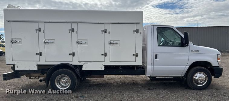 image for item EG2489 2019 Ford E450 Super Duty refrigerated truck
