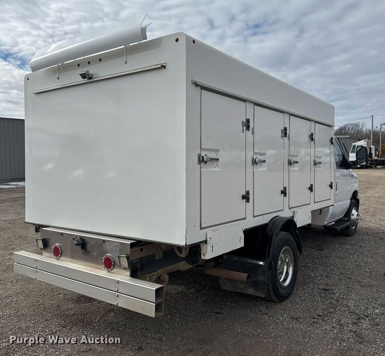 image for item EG2489 2019 Ford E450 Super Duty refrigerated truck
