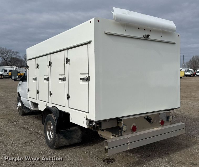 image for item EG2489 2019 Ford E450 Super Duty refrigerated truck