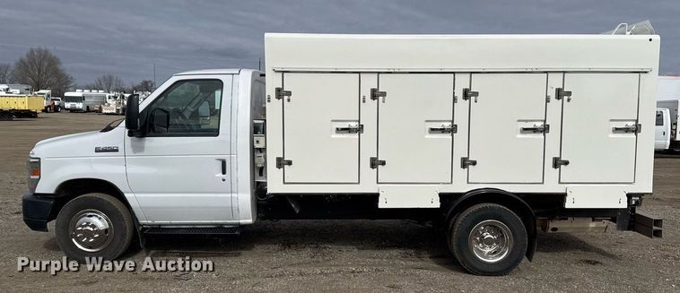 image for item EG2489 2019 Ford E450 Super Duty refrigerated truck