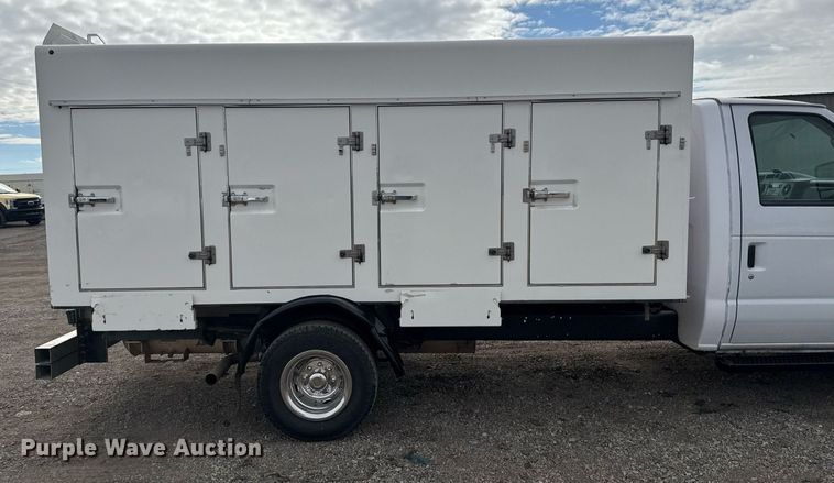 image for item EG2489 2019 Ford E450 Super Duty refrigerated truck