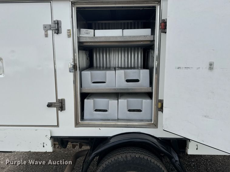 image for item EG2489 2019 Ford E450 Super Duty refrigerated truck
