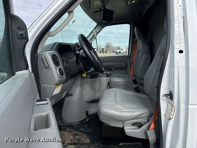 image for item EG2489 2019 Ford E450 Super Duty refrigerated truck