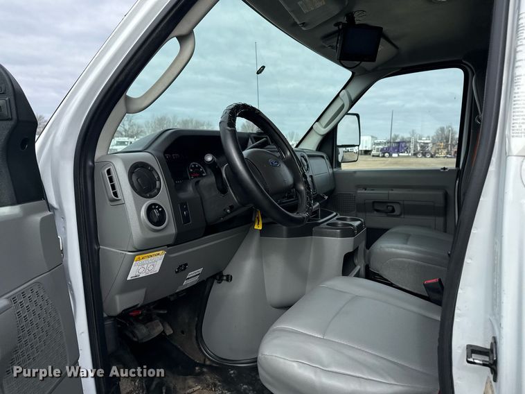 image for item EG2489 2019 Ford E450 Super Duty refrigerated truck