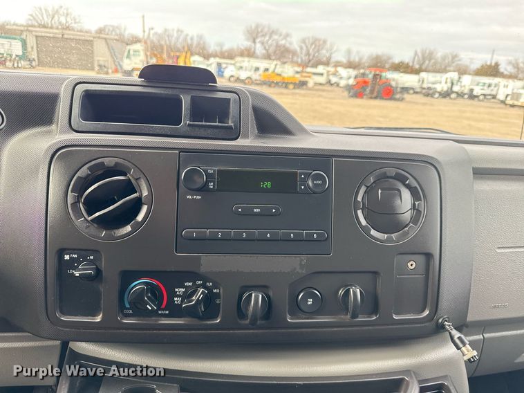 image for item EG2489 2019 Ford E450 Super Duty refrigerated truck