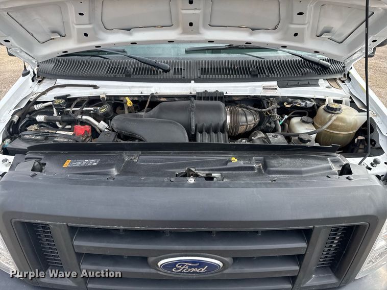 image for item EG2489 2019 Ford E450 Super Duty refrigerated truck