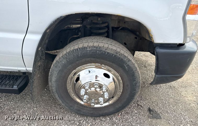 image for item EG2489 2019 Ford E450 Super Duty refrigerated truck