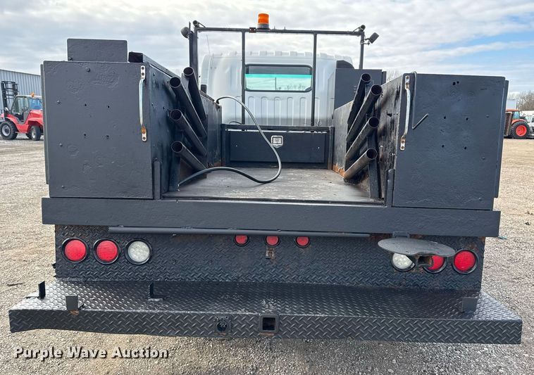 image for item EG2492 2014 Isuzu NPR flatbed truck