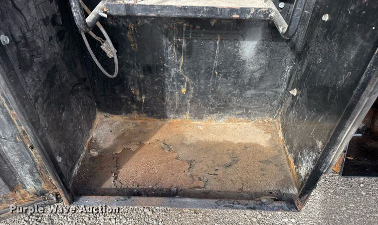 image for item EG2492 2014 Isuzu NPR flatbed truck