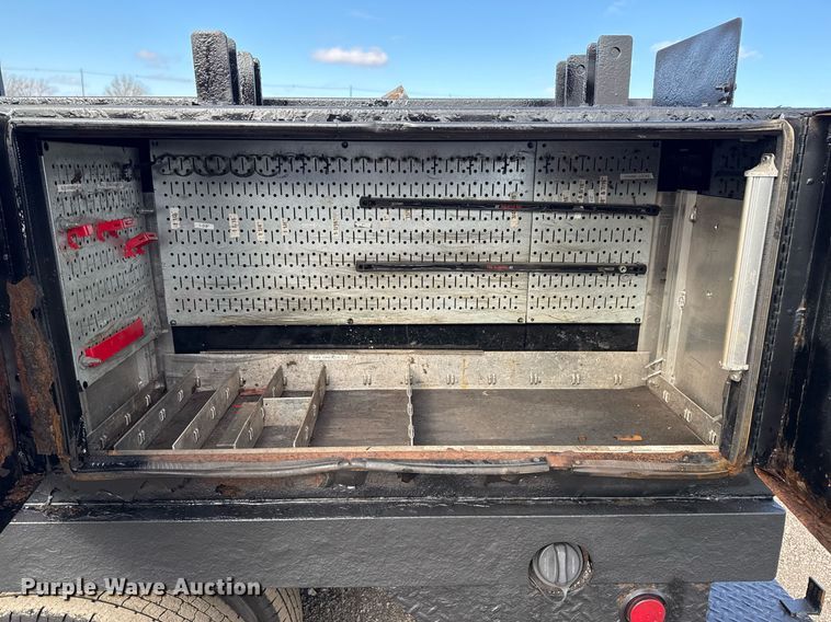 image for item EG2492 2014 Isuzu NPR flatbed truck