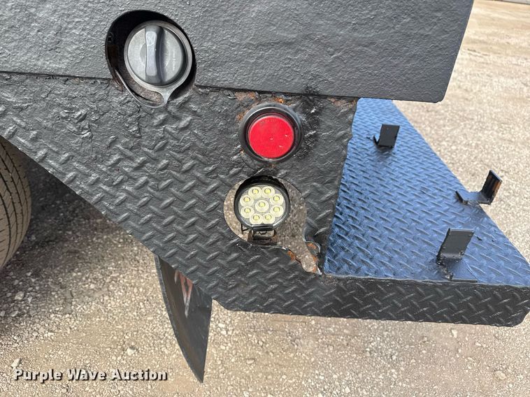 image for item EG2492 2014 Isuzu NPR flatbed truck