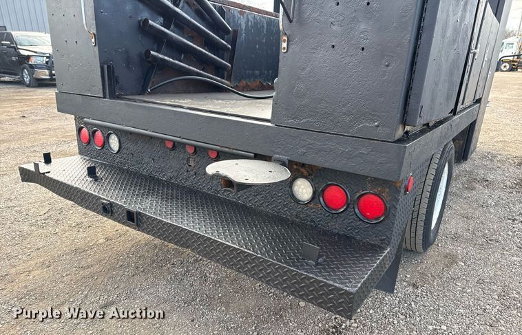 image for item EG2492 2014 Isuzu NPR flatbed truck