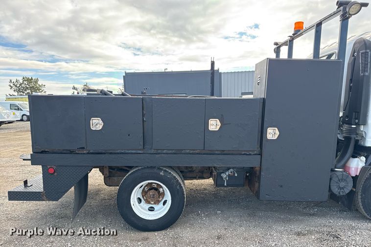 image for item EG2492 2014 Isuzu NPR flatbed truck