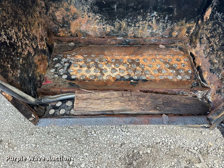 image for item EG2492 2014 Isuzu NPR flatbed truck