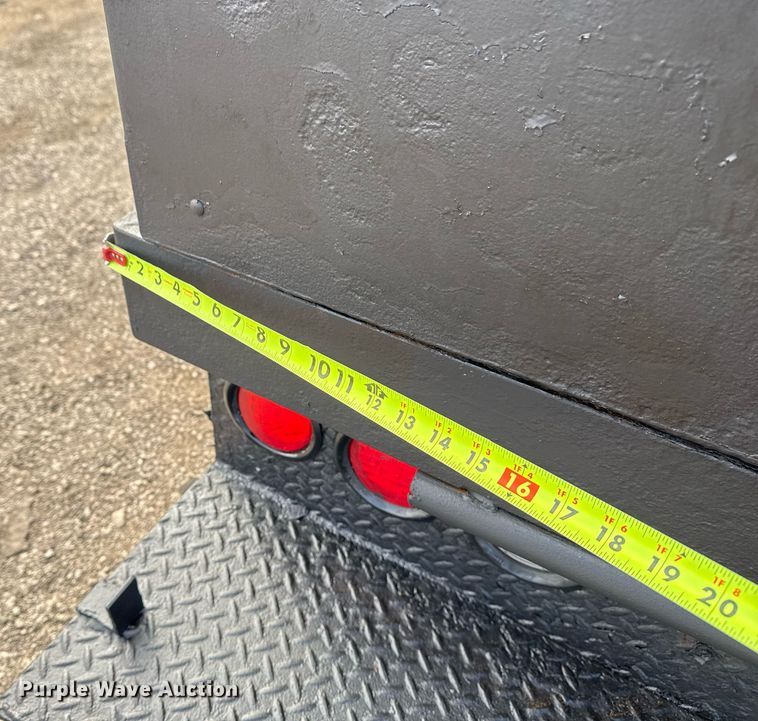 image for item EG2492 2014 Isuzu NPR flatbed truck