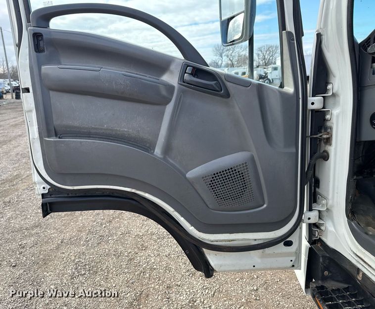 image for item EG2492 2014 Isuzu NPR flatbed truck