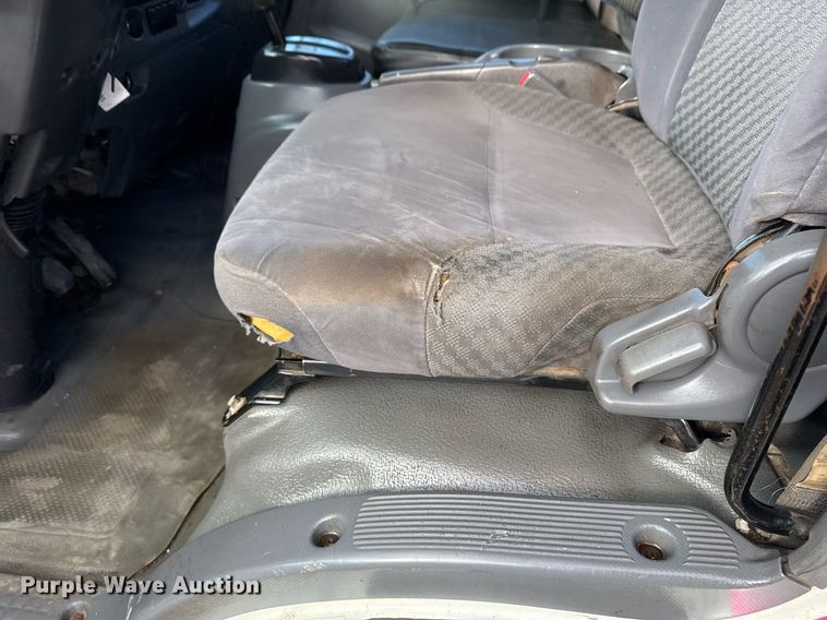 image for item EG2492 2014 Isuzu NPR flatbed truck