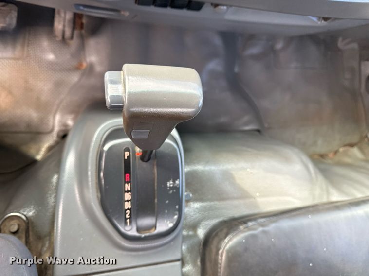 image for item EG2492 2014 Isuzu NPR flatbed truck