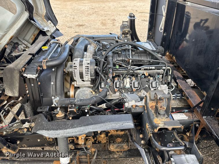 image for item EG2492 2014 Isuzu NPR flatbed truck