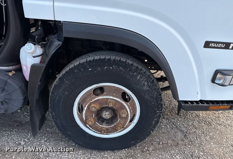 image for item EG2492 2014 Isuzu NPR flatbed truck