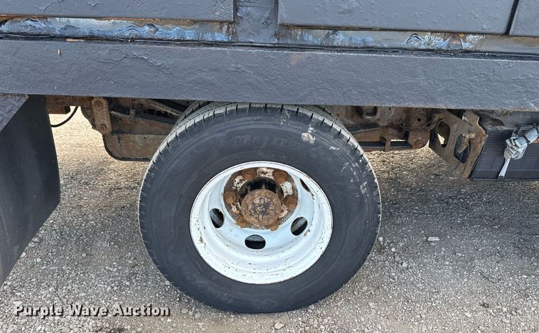 image for item EG2492 2014 Isuzu NPR flatbed truck