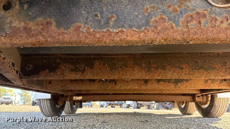 image for item EG2501 2012 Haulmark enclosed cargo trailer