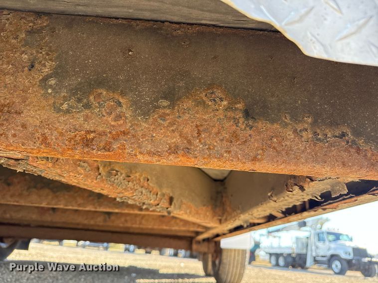 image for item EG2501 2012 Haulmark enclosed cargo trailer