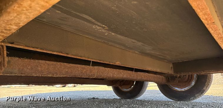 image for item EG2501 2012 Haulmark enclosed cargo trailer