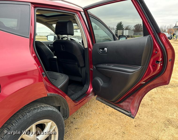 image for item EG7010 2008 Nissan Rogue SL AWD SUV